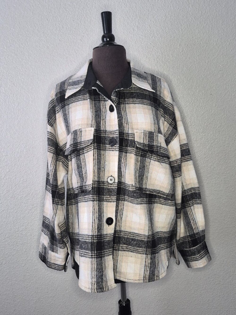 Sadie & Sage Women's Oversized Plaid Flannel Shirt Jacket Size: Large